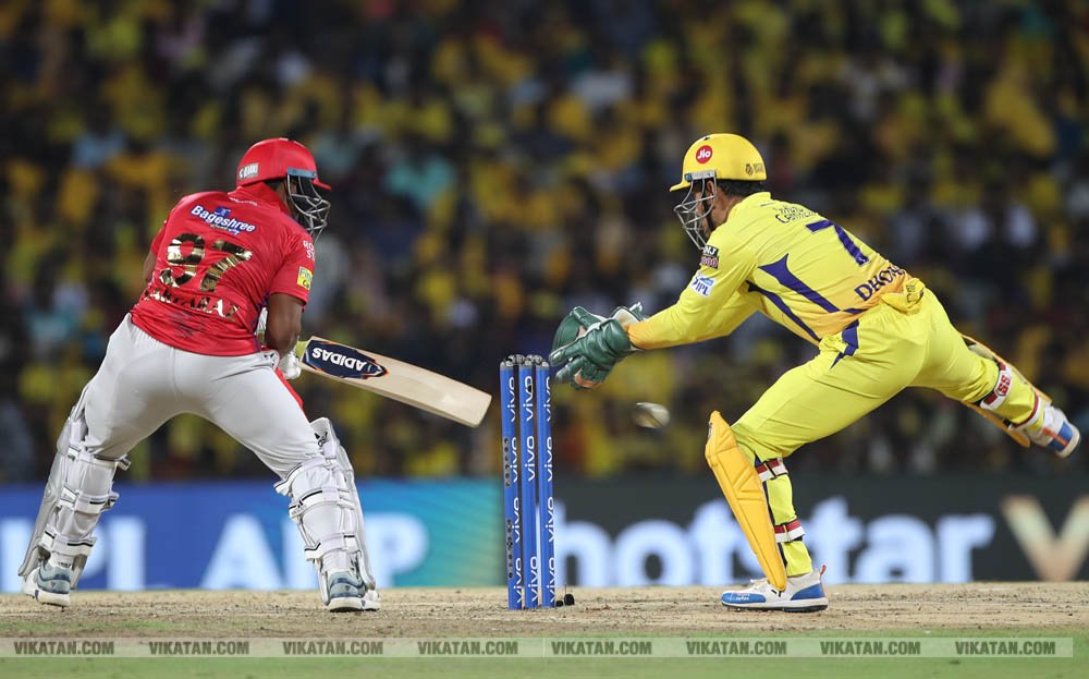 ஆன் தி க்ரவுண்ட், ஆஃப் தி க்ரவுண்ட்... தோனி நிகழ்த்தும் மேஜிக்! - சிறப்பு புகைப்படத் தொகுப்பு ஆன் தி க்ரவுண்ட், ஆஃப் தி க்ரவுண்ட்... தோனி நிகழ்த்தும் மேஜிக்! - சிறப்பு புகைப்படத் தொகுப்பு
