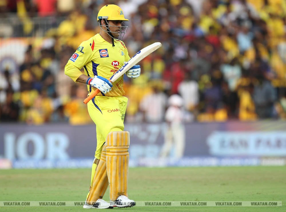 ஆன் தி க்ரவுண்ட், ஆஃப் தி க்ரவுண்ட்... தோனி நிகழ்த்தும் மேஜிக்! - சிறப்பு புகைப்படத் தொகுப்பு ஆன் தி க்ரவுண்ட், ஆஃப் தி க்ரவுண்ட்... தோனி நிகழ்த்தும் மேஜிக்! - சிறப்பு புகைப்படத் தொகுப்பு