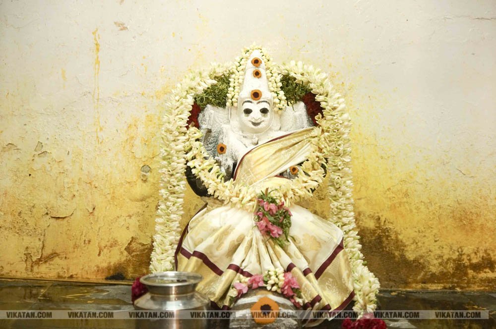 மஞ்சள் மாநகரம் மஞ்சளால் நனைந்தது கம்பம் எடுக்கும் விழா கோலாகலம்... சிறப்பு தொகுப்பு மஞ்சள் மாநகரம் மஞ்சளால் நனைந்தது கம்பம் எடுக்கும் விழா கோலாகலம்... சிறப்பு தொகுப்பு