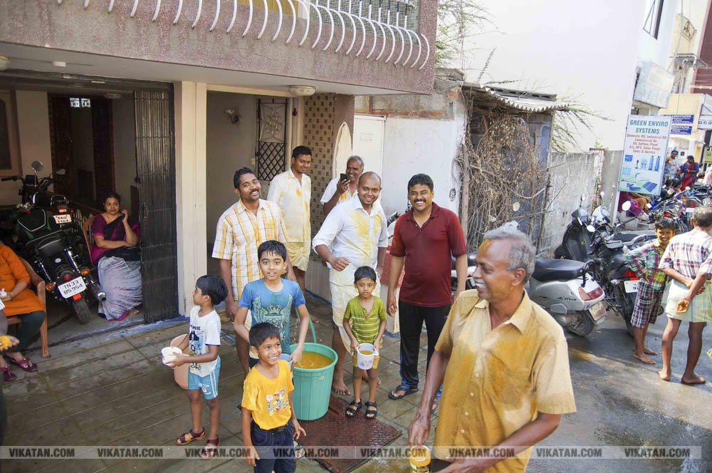 மஞ்சள் மாநகரம் மஞ்சளால் நனைந்தது கம்பம் எடுக்கும் விழா கோலாகலம்... சிறப்பு தொகுப்பு மஞ்சள் மாநகரம் மஞ்சளால் நனைந்தது கம்பம் எடுக்கும் விழா கோலாகலம்... சிறப்பு தொகுப்பு