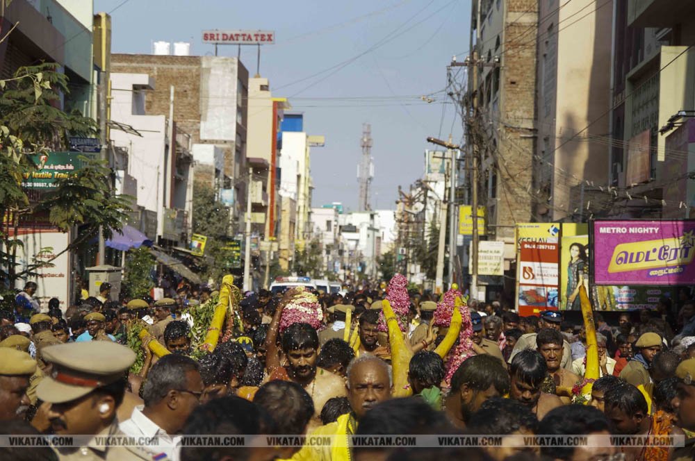 மஞ்சள் மாநகரம் மஞ்சளால் நனைந்தது கம்பம் எடுக்கும் விழா கோலாகலம்... சிறப்பு தொகுப்பு மஞ்சள் மாநகரம் மஞ்சளால் நனைந்தது கம்பம் எடுக்கும் விழா கோலாகலம்... சிறப்பு தொகுப்பு