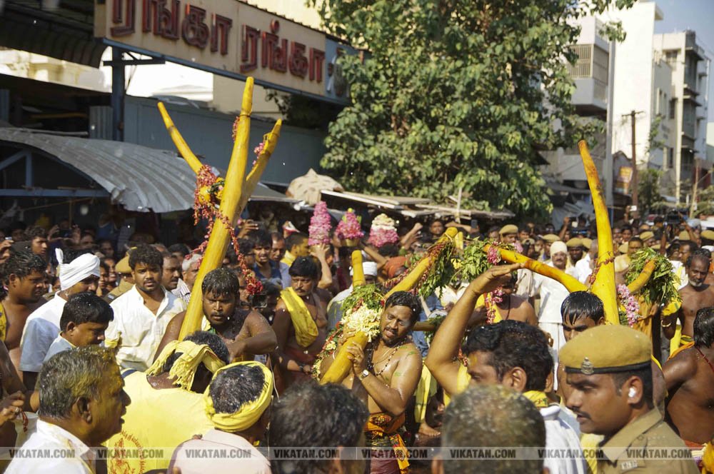 மஞ்சள் மாநகரம் மஞ்சளால் நனைந்தது கம்பம் எடுக்கும் விழா கோலாகலம்... சிறப்பு தொகுப்பு மஞ்சள் மாநகரம் மஞ்சளால் நனைந்தது கம்பம் எடுக்கும் விழா கோலாகலம்... சிறப்பு தொகுப்பு
