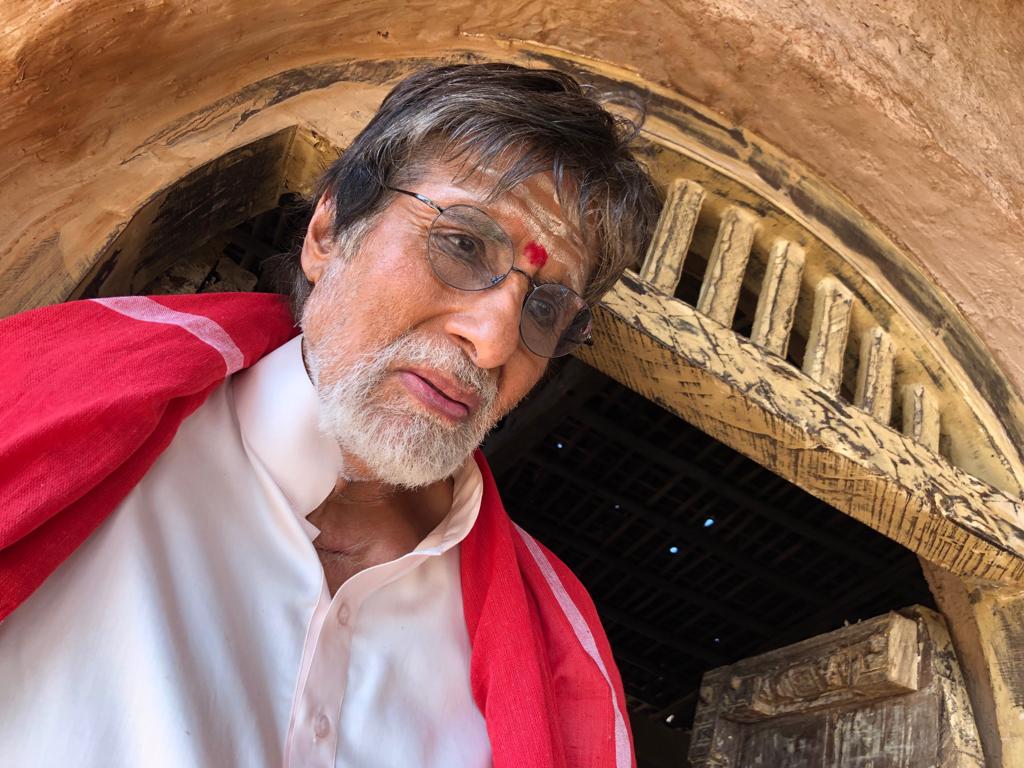 அமிதாப்-எஸ்.ஜே.சூர்யாவின் 'உயர்ந்த மனிதன்' ஷூட்டிங் ஸ்பாட் ஸ்டில்ஸ் அமிதாப்-எஸ்.ஜே.சூர்யாவின் 'உயர்ந்த மனிதன்' ஷூட்டிங் ஸ்பாட் ஸ்டில்ஸ்