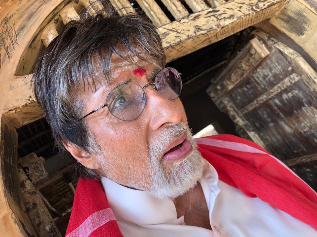 அமிதாப்-எஸ்.ஜே.சூர்யாவின் 'உயர்ந்த மனிதன்' ஷூட்டிங் ஸ்பாட் ஸ்டில்ஸ் அமிதாப்-எஸ்.ஜே.சூர்யாவின் 'உயர்ந்த மனிதன்' ஷூட்டிங் ஸ்பாட் ஸ்டில்ஸ்