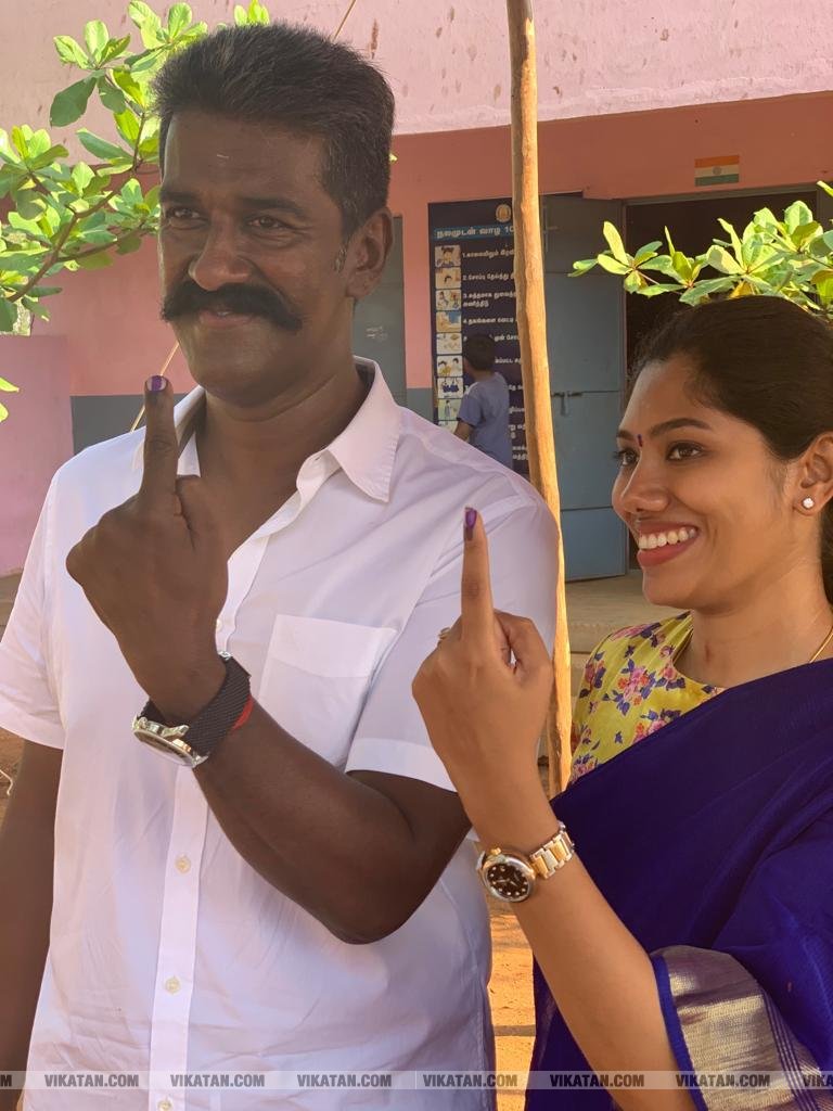 கமல், அஜித் முதல் முதல்வர் வரை... ஜனநாயகக் கடமையாற்றிய பிரபலங்கள்! - சிறப்பு புகைப்படத் தொகுப்பு கமல், அஜித் முதல் முதல்வர் வரை... ஜனநாயகக் கடமையாற்றிய பிரபலங்கள்! - சிறப்பு புகைப்படத் தொகுப்பு