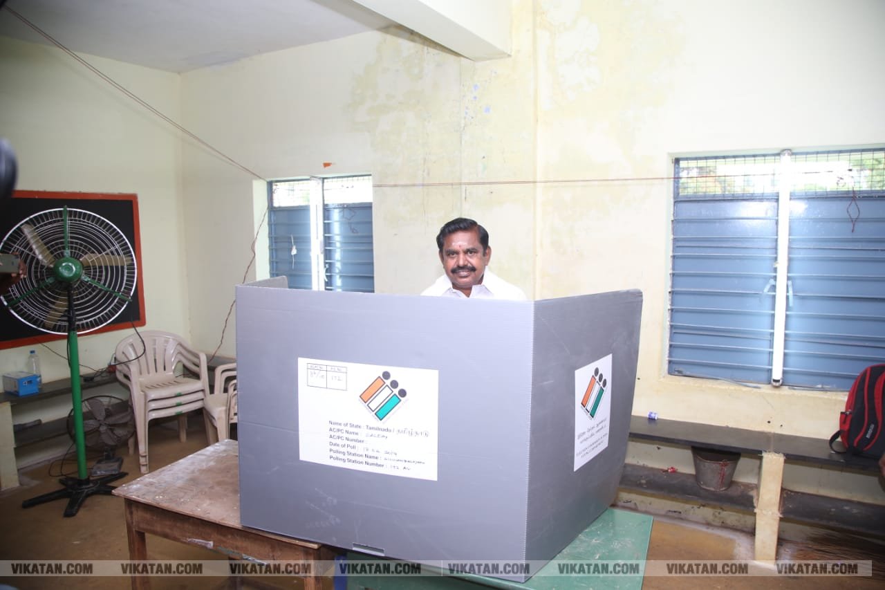கமல், அஜித் முதல் முதல்வர் வரை... ஜனநாயகக் கடமையாற்றிய பிரபலங்கள்! - சிறப்பு புகைப்படத் தொகுப்பு கமல், அஜித் முதல் முதல்வர் வரை... ஜனநாயகக் கடமையாற்றிய பிரபலங்கள்! - சிறப்பு புகைப்படத் தொகுப்பு