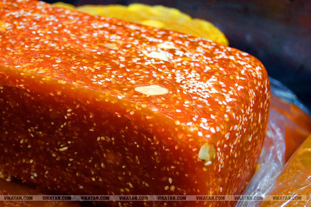 கேரளா புகழ் - கலர்ஃபுல் கோழிக்கோடு அல்வா.. சிறப்பு ஆல்பம் கேரளா புகழ் - கலர்ஃபுல் கோழிக்கோடு அல்வா.. சிறப்பு ஆல்பம்
