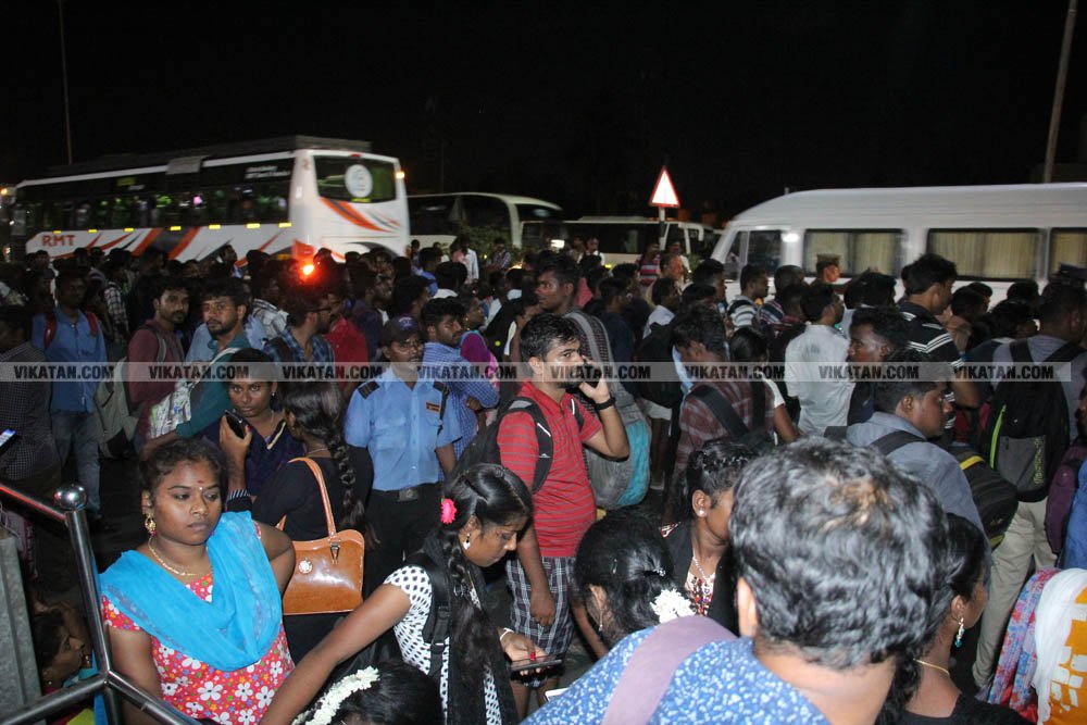 வாக்களிப்பதற்காக 'ரிஸ்க்' பயணம்... போதிய பேருந்துகளின்றி தவித்த மக்கள்! #NightVisit வாக்களிப்பதற்காக 'ரிஸ்க்' பயணம்... போதிய பேருந்துகளின்றி தவித்த மக்கள்! #NightVisit