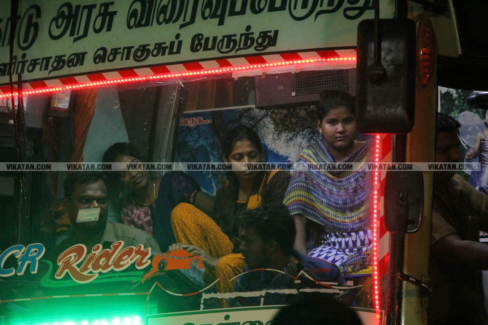 வாக்களிப்பதற்காக 'ரிஸ்க்' பயணம்... போதிய பேருந்துகளின்றி தவித்த மக்கள்! #NightVisit வாக்களிப்பதற்காக 'ரிஸ்க்' பயணம்... போதிய பேருந்துகளின்றி தவித்த மக்கள்! #NightVisit