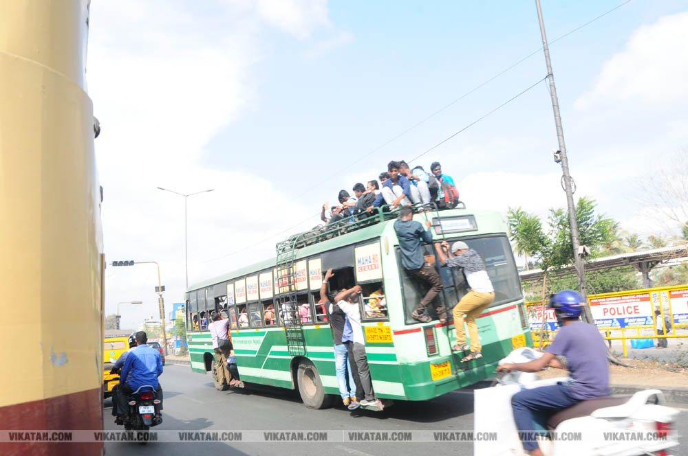 வாக்களிப்பதற்காக 'ரிஸ்க்' பயணம்... போதிய பேருந்துகளின்றி தவித்த மக்கள்! #NightVisit வாக்களிப்பதற்காக 'ரிஸ்க்' பயணம்... போதிய பேருந்துகளின்றி தவித்த மக்கள்! #NightVisit
