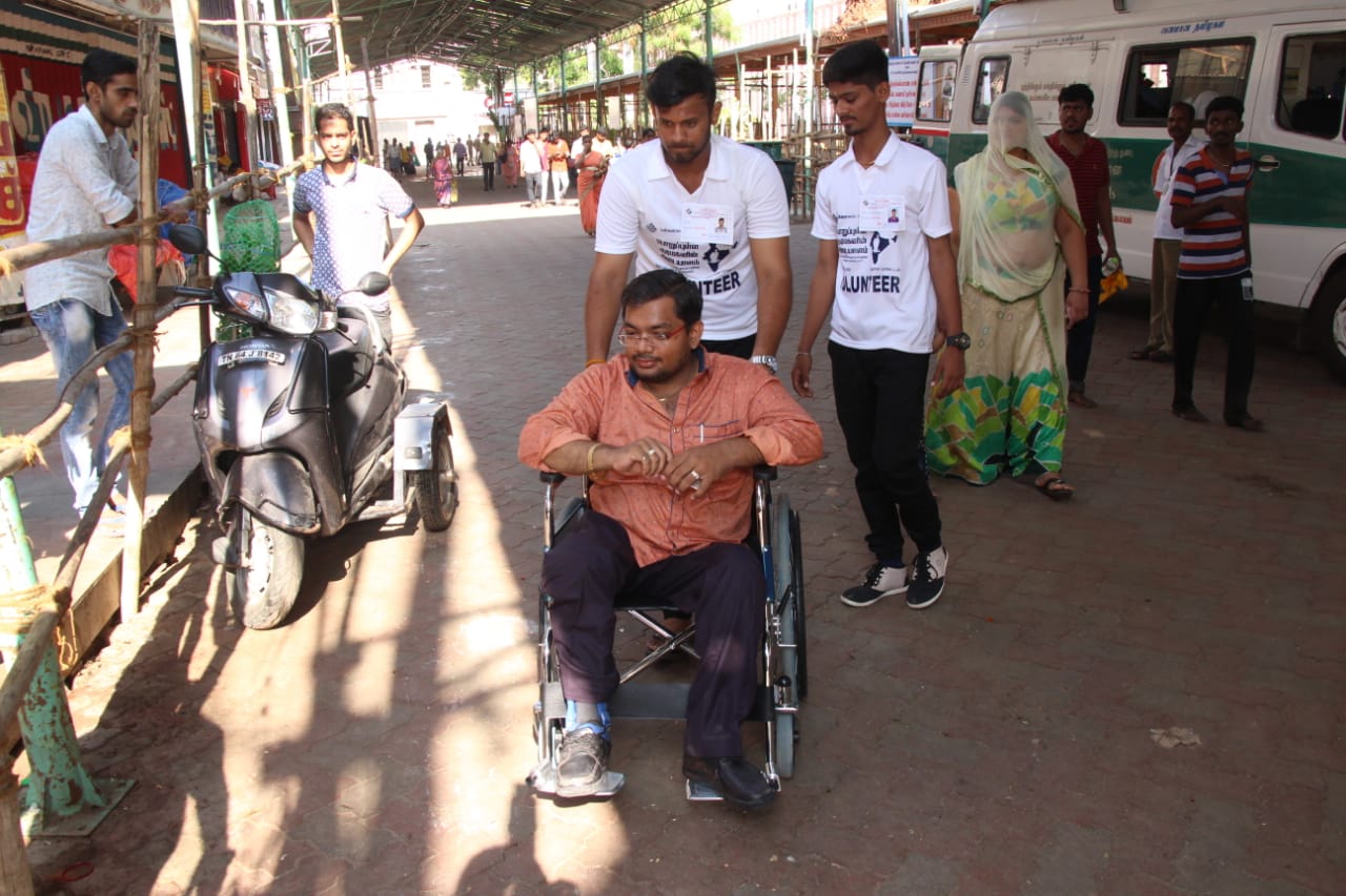 முதல் முறை ஓட்டளிப்பவர் முதல் 90 வயது பாட்டி வரை... தமிழகம் முழுவதும் களைகட்டிய ஜனநாயகத் திருவிழா! - சுவாரஸ்யப் புகைப்படத் தொகுப்பு முதல் முறை ஓட்டளிப்பவர் முதல் 90 வயது பாட்டி வரை... தமிழகம் முழுவதும் களைகட்டிய ஜனநாயகத் திருவிழா! - சுவாரஸ்யப் புகைப்படத் தொகுப்பு