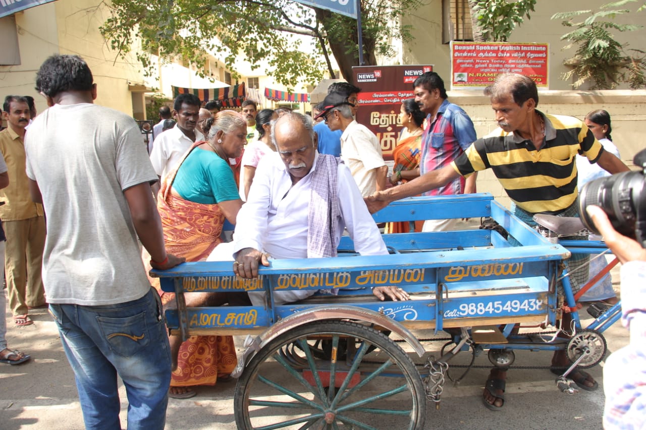 முதல் முறை ஓட்டளிப்பவர் முதல் 90 வயது பாட்டி வரை... தமிழகம் முழுவதும் களைகட்டிய ஜனநாயகத் திருவிழா! - சுவாரஸ்யப் புகைப்படத் தொகுப்பு முதல் முறை ஓட்டளிப்பவர் முதல் 90 வயது பாட்டி வரை... தமிழகம் முழுவதும் களைகட்டிய ஜனநாயகத் திருவிழா! - சுவாரஸ்யப் புகைப்படத் தொகுப்பு
