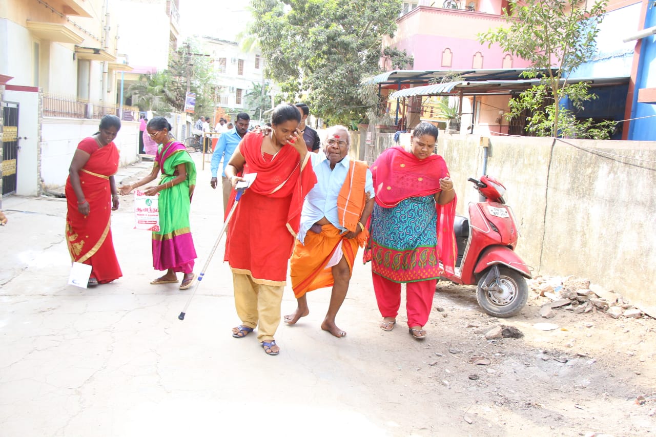 முதல் முறை ஓட்டளிப்பவர் முதல் 90 வயது பாட்டி வரை... தமிழகம் முழுவதும் களைகட்டிய ஜனநாயகத் திருவிழா! - சுவாரஸ்யப் புகைப்படத் தொகுப்பு முதல் முறை ஓட்டளிப்பவர் முதல் 90 வயது பாட்டி வரை... தமிழகம் முழுவதும் களைகட்டிய ஜனநாயகத் திருவிழா! - சுவாரஸ்யப் புகைப்படத் தொகுப்பு