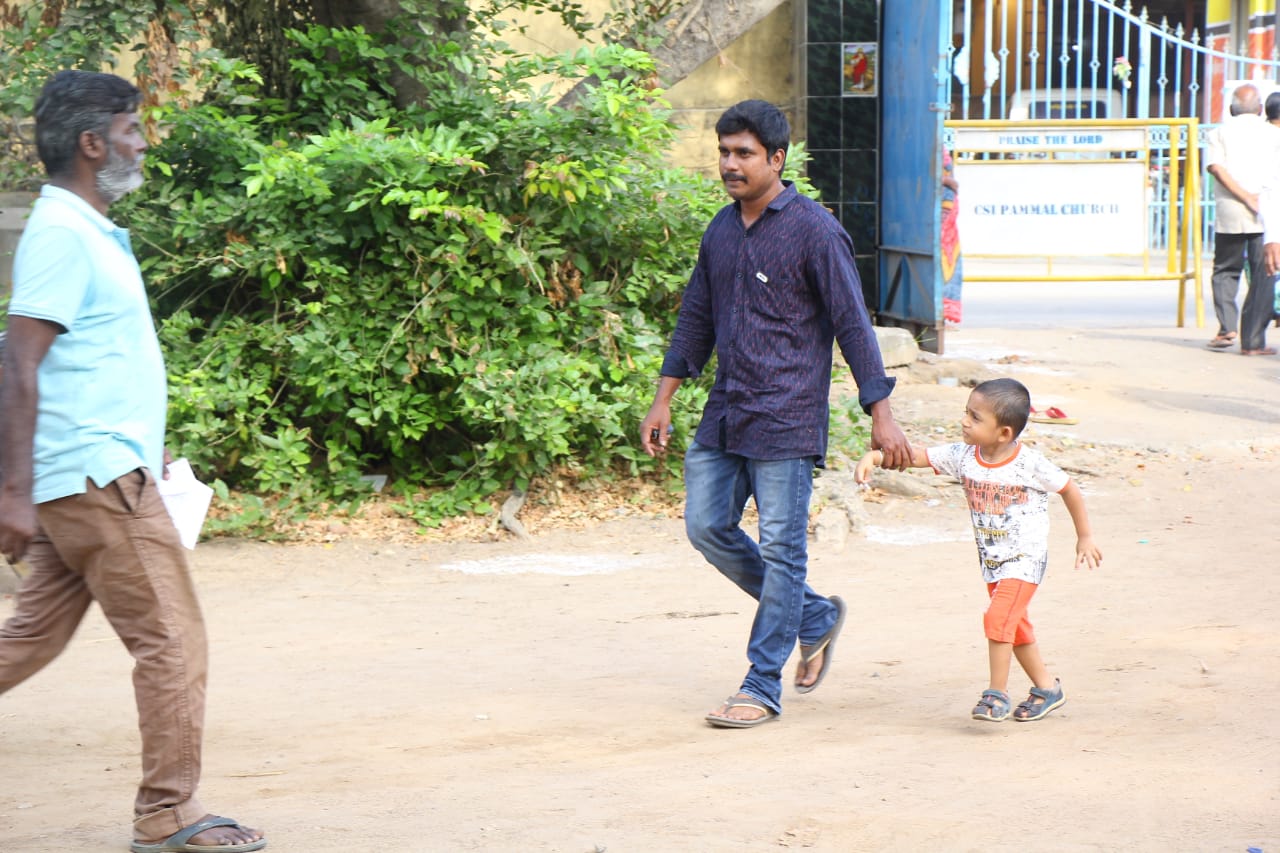 முதல் முறை ஓட்டளிப்பவர் முதல் 90 வயது பாட்டி வரை... தமிழகம் முழுவதும் களைகட்டிய ஜனநாயகத் திருவிழா! - சுவாரஸ்யப் புகைப்படத் தொகுப்பு முதல் முறை ஓட்டளிப்பவர் முதல் 90 வயது பாட்டி வரை... தமிழகம் முழுவதும் களைகட்டிய ஜனநாயகத் திருவிழா! - சுவாரஸ்யப் புகைப்படத் தொகுப்பு