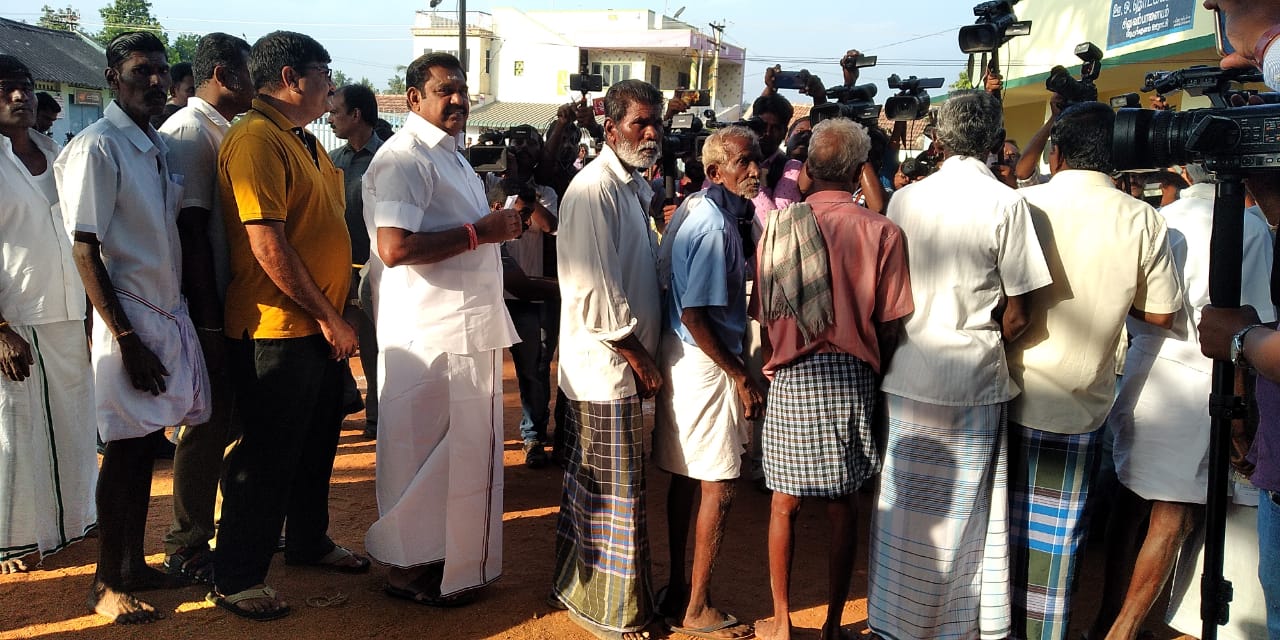 முதல் முறை ஓட்டளிப்பவர் முதல் 90 வயது பாட்டி வரை... தமிழகம் முழுவதும் களைகட்டிய ஜனநாயகத் திருவிழா! - சுவாரஸ்யப் புகைப்படத் தொகுப்பு முதல் முறை ஓட்டளிப்பவர் முதல் 90 வயது பாட்டி வரை... தமிழகம் முழுவதும் களைகட்டிய ஜனநாயகத் திருவிழா! - சுவாரஸ்யப் புகைப்படத் தொகுப்பு