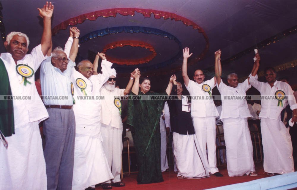 அரசியல்லா இதெல்லாம்... தமிழக தலைவர்களின் பழைய கூட்டணி க்ளிக்ஸ் அரசியல்லா இதெல்லாம்... தமிழக தலைவர்களின் பழைய கூட்டணி க்ளிக்ஸ்