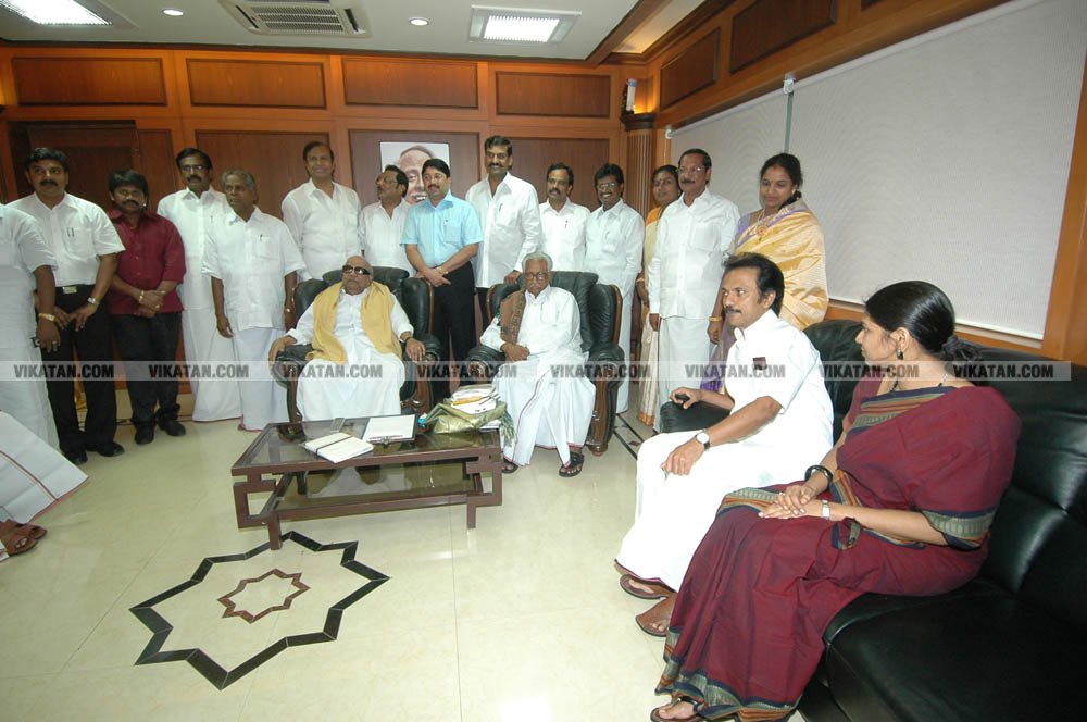 அரசியல்லா இதெல்லாம்... தமிழக தலைவர்களின் பழைய கூட்டணி க்ளிக்ஸ் அரசியல்லா இதெல்லாம்... தமிழக தலைவர்களின் பழைய கூட்டணி க்ளிக்ஸ்