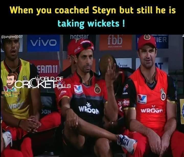 4, 6, 6, 2, 6... 111 மீட்டர் சிக்ஸ்... பேரு தோனி! #RCBvsCSK போட்டிக்குக் குவிந்த 'மாஸ்' தோனி மீம்ஸ் 4, 6, 6, 2, 6... 111 மீட்டர் சிக்ஸ்... பேரு தோனி! #RCBvsCSK போட்டிக்குக் குவிந்த 'மாஸ்' தோனி மீம்ஸ்