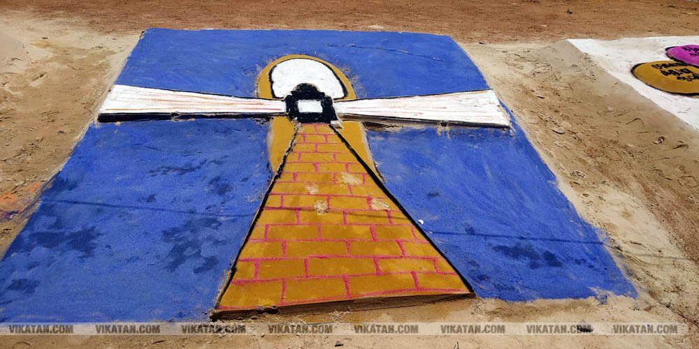 ராமேஸ்வரம் கலாம் மணிமண்டபம் அருகில் வாக்காளர் விழிப்புணர்வை வலியுறுத்தி 50-க்கும் மேற்பட்ட மணல் சிற்பங்களை அமைத்து அசத்தியுள்ளார் அரசுப் பள்ளி ஆசிரியர் சரவணன்... சிறப்பு தொகுப்பு ராமேஸ்வரம் கலாம் மணிமண்டபம் அருகில் வாக்காளர் விழிப்புணர்வை வலியுறுத்தி 50-க்கும் மேற்பட்ட மணல் சிற்பங்களை அமைத்து அசத்தியுள்ளார் அரசுப் பள்ளி ஆசிரியர் சரவணன்... சிறப்பு தொகுப்பு