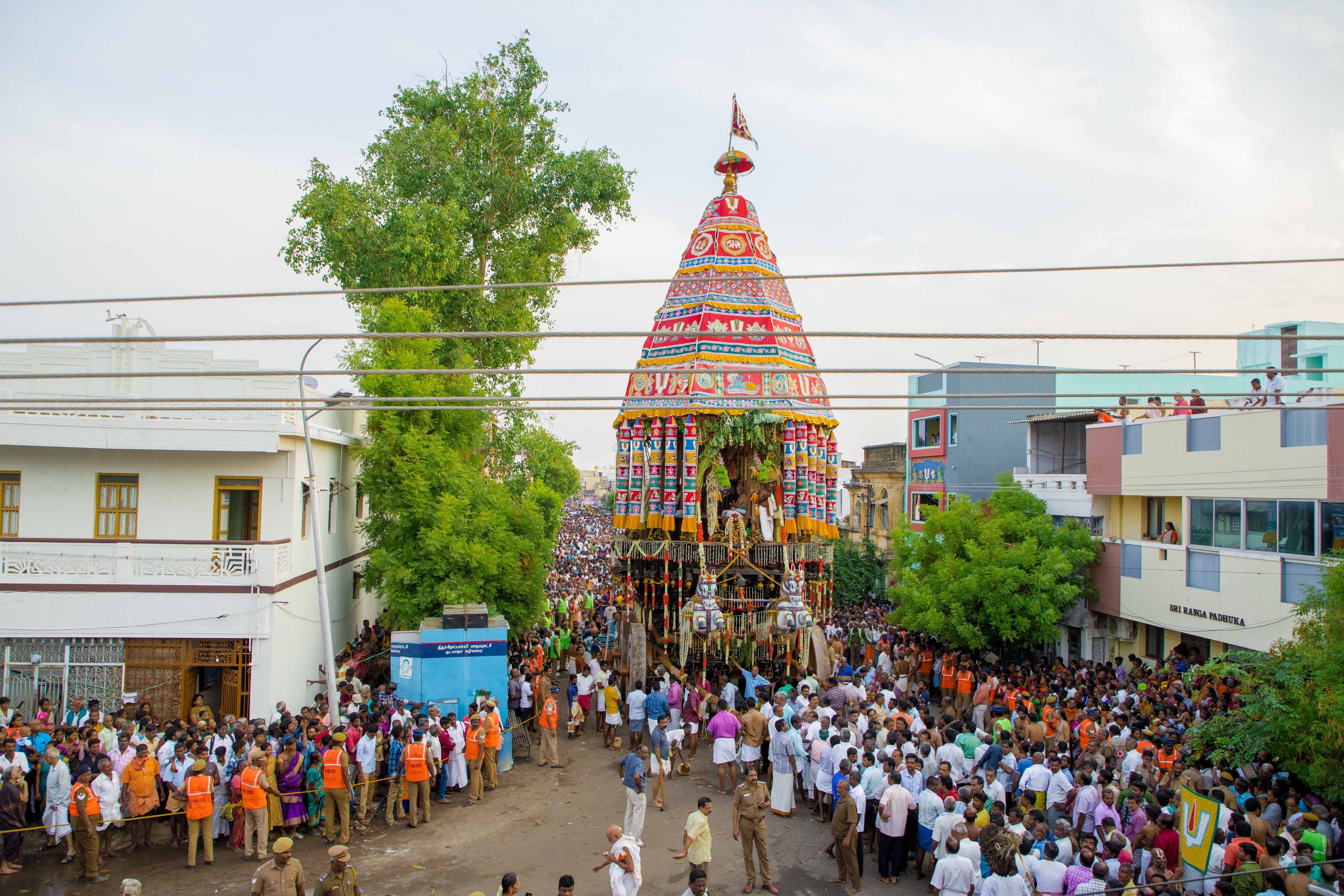 திருச்சி, ஸ்ரீரங்கம் ரங்கநாத சுவாமி கோயில் சித்திரைத் தேரோட்டம் திருச்சி, ஸ்ரீரங்கம் ரங்கநாத சுவாமி கோயில் சித்திரைத் தேரோட்டம்
