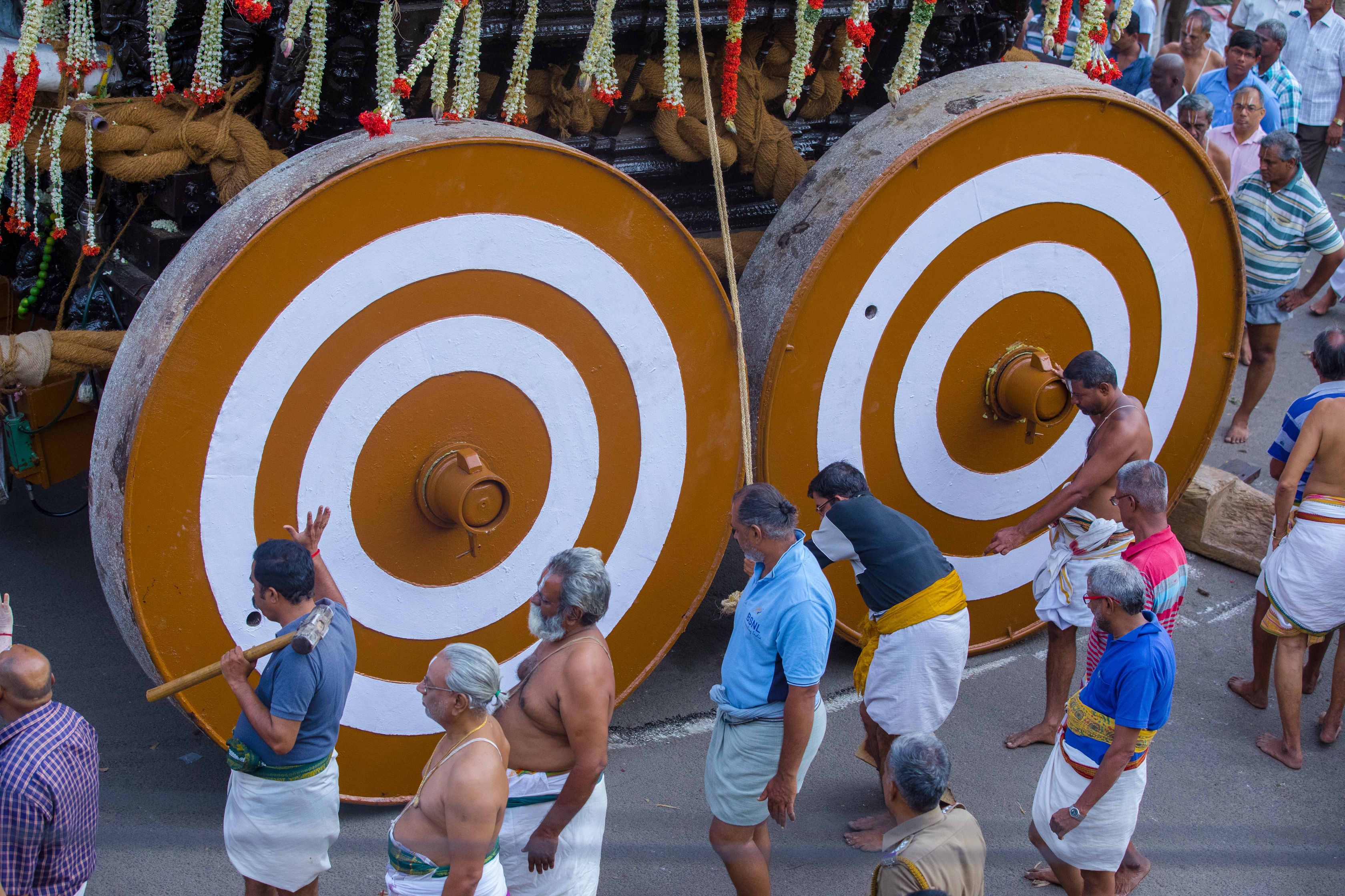 திருச்சி, ஸ்ரீரங்கம் ரங்கநாத சுவாமி கோயில் சித்திரைத் தேரோட்டம் திருச்சி, ஸ்ரீரங்கம் ரங்கநாத சுவாமி கோயில் சித்திரைத் தேரோட்டம்