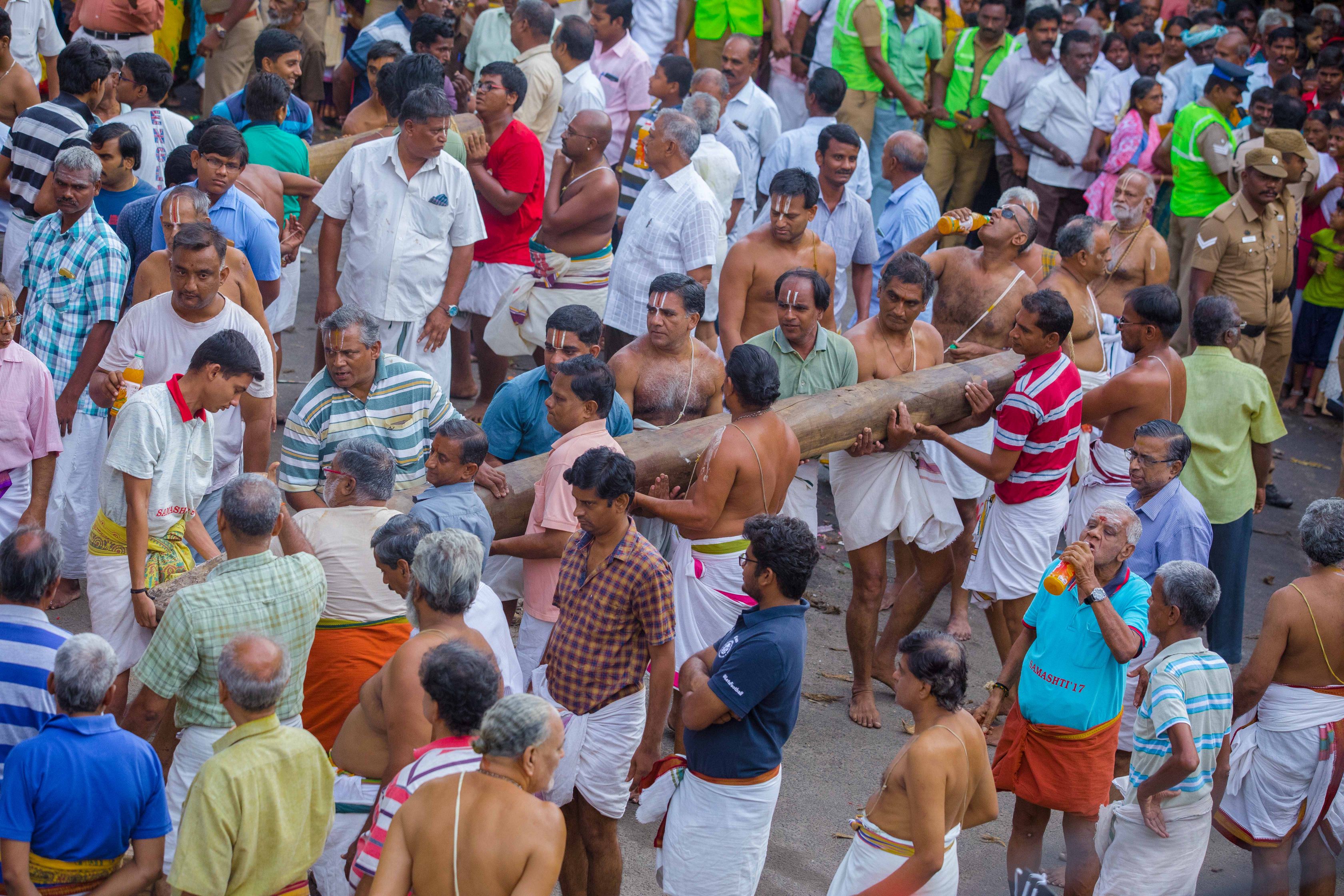 திருச்சி, ஸ்ரீரங்கம் ரங்கநாத சுவாமி கோயில் சித்திரைத் தேரோட்டம் திருச்சி, ஸ்ரீரங்கம் ரங்கநாத சுவாமி கோயில் சித்திரைத் தேரோட்டம்