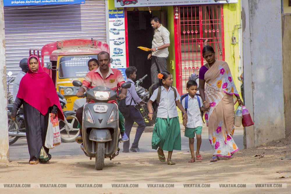 பள்ளிப் பட்டாம்பூச்சிகளின் நெகிழ்ச்சியும் மகிழ்ச்சியும்! பள்ளிப் பட்டாம்பூச்சிகளின் நெகிழ்ச்சியும் மகிழ்ச்சியும்!