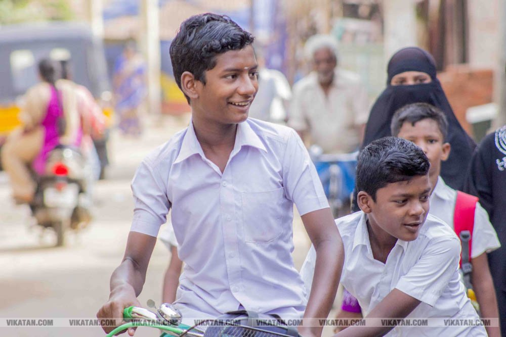பள்ளிப் பட்டாம்பூச்சிகளின் நெகிழ்ச்சியும் மகிழ்ச்சியும்! பள்ளிப் பட்டாம்பூச்சிகளின் நெகிழ்ச்சியும் மகிழ்ச்சியும்!