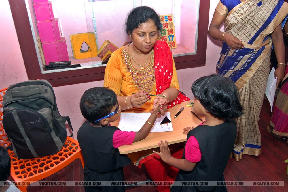பள்ளிப் பட்டாம்பூச்சிகளின் நெகிழ்ச்சியும் மகிழ்ச்சியும்! பள்ளிப் பட்டாம்பூச்சிகளின் நெகிழ்ச்சியும் மகிழ்ச்சியும்!