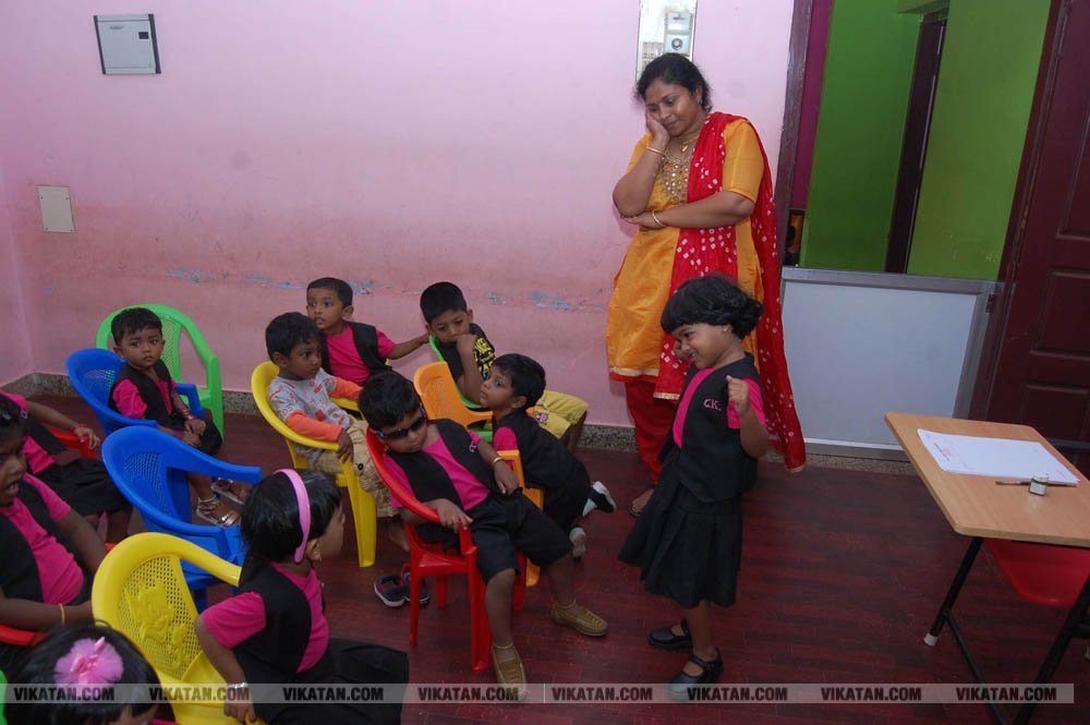 பள்ளிப் பட்டாம்பூச்சிகளின் நெகிழ்ச்சியும் மகிழ்ச்சியும்! பள்ளிப் பட்டாம்பூச்சிகளின் நெகிழ்ச்சியும் மகிழ்ச்சியும்!