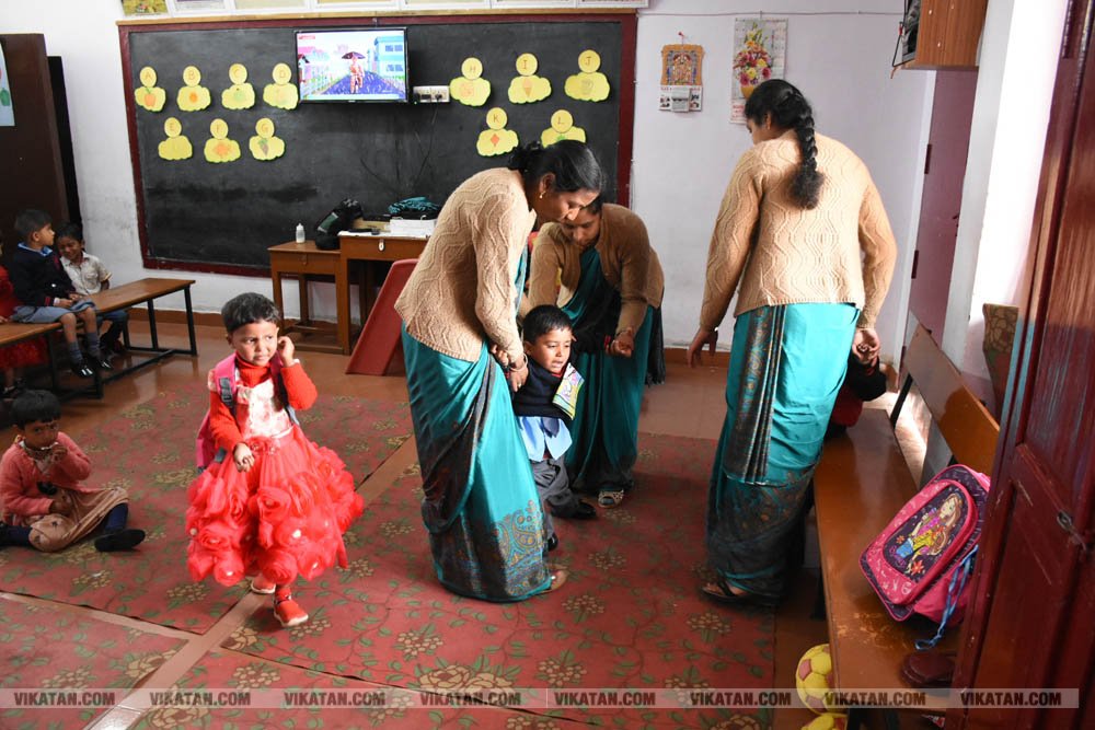 பள்ளிப் பட்டாம்பூச்சிகளின் நெகிழ்ச்சியும் மகிழ்ச்சியும்! பள்ளிப் பட்டாம்பூச்சிகளின் நெகிழ்ச்சியும் மகிழ்ச்சியும்!