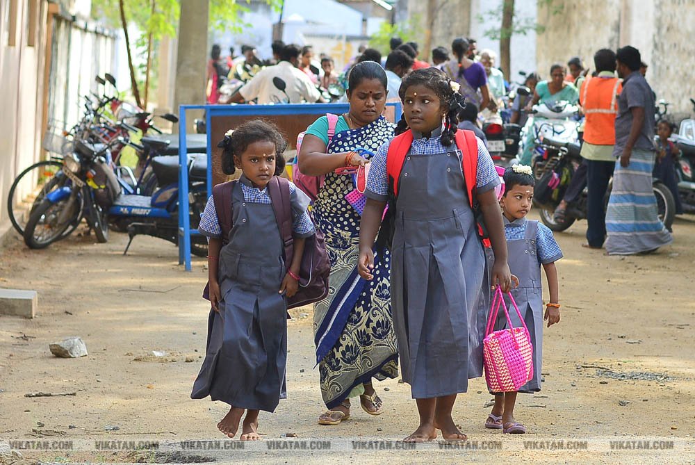 பள்ளிப் பட்டாம்பூச்சிகளின் நெகிழ்ச்சியும் மகிழ்ச்சியும்! பள்ளிப் பட்டாம்பூச்சிகளின் நெகிழ்ச்சியும் மகிழ்ச்சியும்!