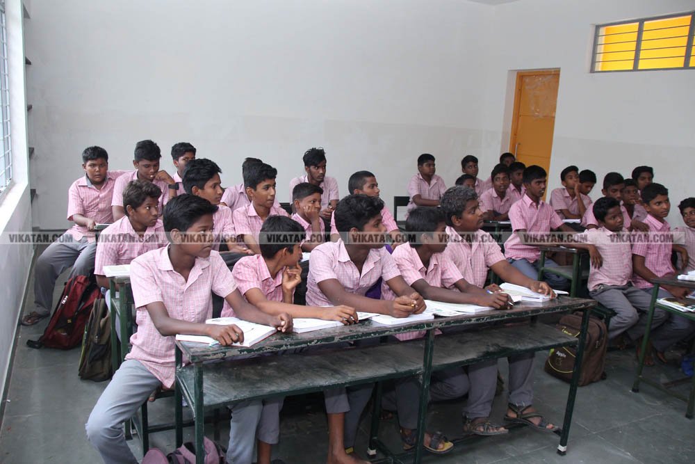 ஷிவ் நாடார் பங்களிப்பில் மிளிரும் அரசுப் பள்ளி! - சிறப்பு புகைப்படத் தொகுப்பு! ஷிவ் நாடார் பங்களிப்பில் மிளிரும் அரசுப் பள்ளி! - சிறப்பு புகைப்படத் தொகுப்பு!