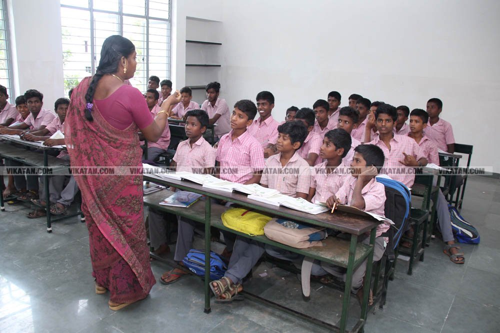 ஷிவ் நாடார் பங்களிப்பில் மிளிரும் அரசுப் பள்ளி! - சிறப்பு புகைப்படத் தொகுப்பு! ஷிவ் நாடார் பங்களிப்பில் மிளிரும் அரசுப் பள்ளி! - சிறப்பு புகைப்படத் தொகுப்பு!