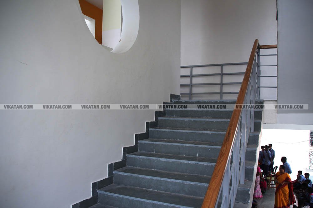 ஷிவ் நாடார் பங்களிப்பில் மிளிரும் அரசுப் பள்ளி! - சிறப்பு புகைப்படத் தொகுப்பு! ஷிவ் நாடார் பங்களிப்பில் மிளிரும் அரசுப் பள்ளி! - சிறப்பு புகைப்படத் தொகுப்பு!