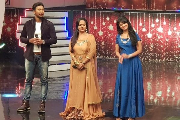 கலா மாஸ்டருடன் ஜுலி