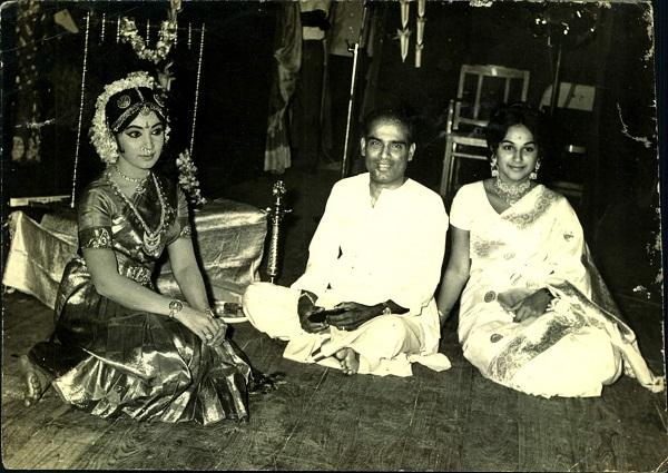 எம்.ஜி.ஆர் - லதா