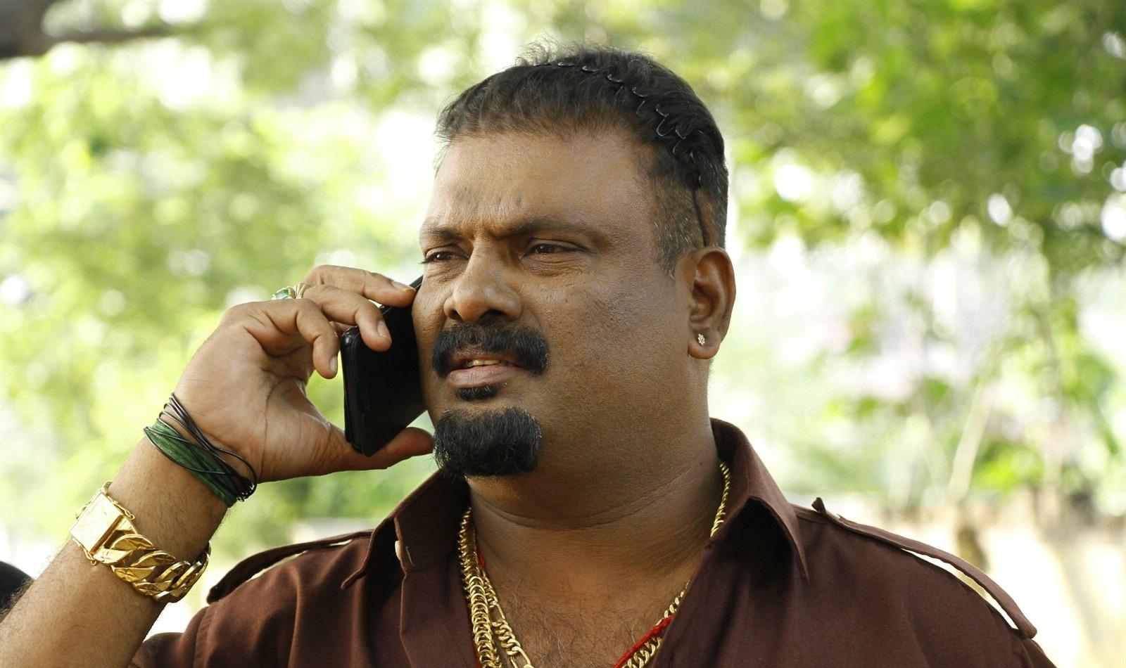 `தளபதி' தினேஷ்