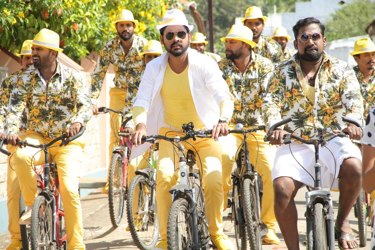 மன்னர் வகையறா விமர்சனம்