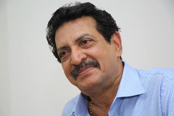 'நிழல்கள்' ரவி