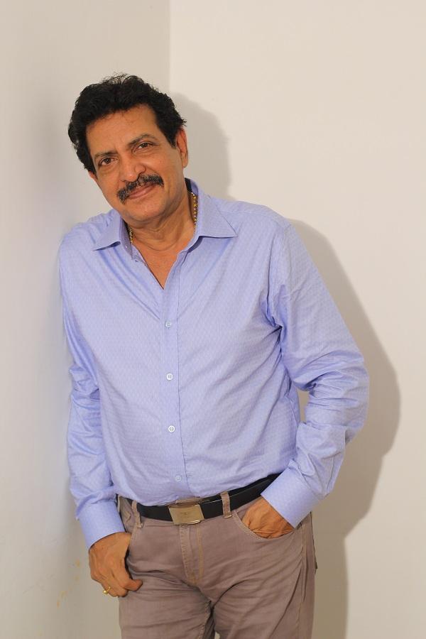 'நிழல்கள்' ரவி