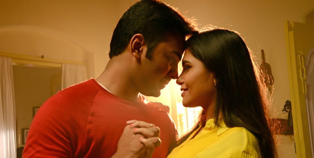 மக்கா... நாய் ஒன் பாத்ரூம் போறதெல்லாம் ஒன்லைனா...!? - ‘எங்க காட்டுல மழை’ விமர்சனம்