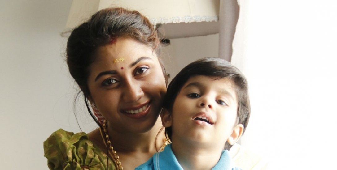 `எதைப் பேசணுமோ, அதை அப்படிக் காட்டியிருக்கணுமா பா.விஜய்?’ - `ஆருத்ரா’ விமர்சனம்