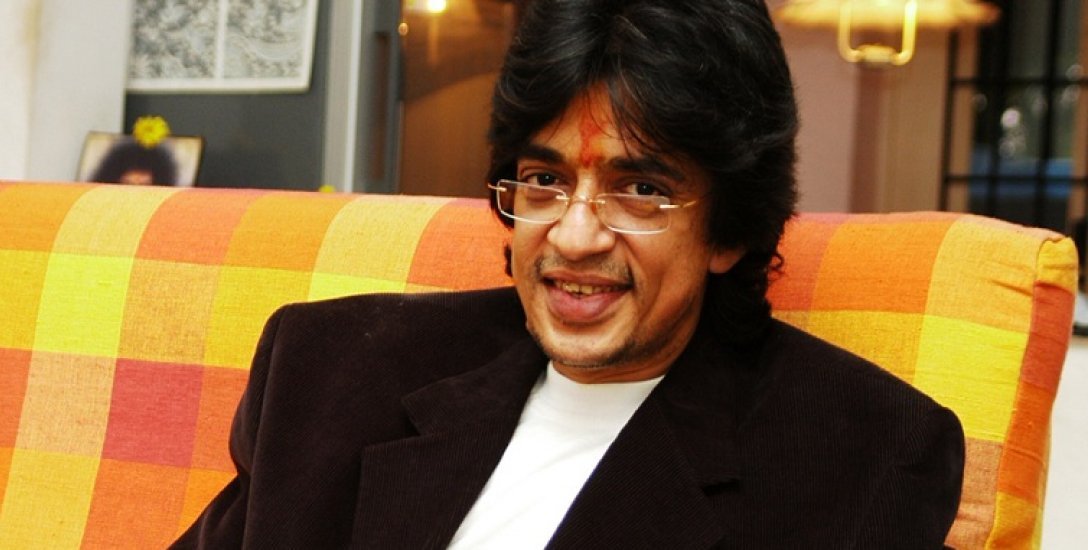 ``அந்த சீனுக்குக் கண்ணாடி டம்ளரை உடைச்சுட்டு பேஸ் வாய்ஸ்ல பேசுனார் பாருங்க..!’’ - ரகுவரன் குறித்து சுரேஷ் கிருஷ்ணா