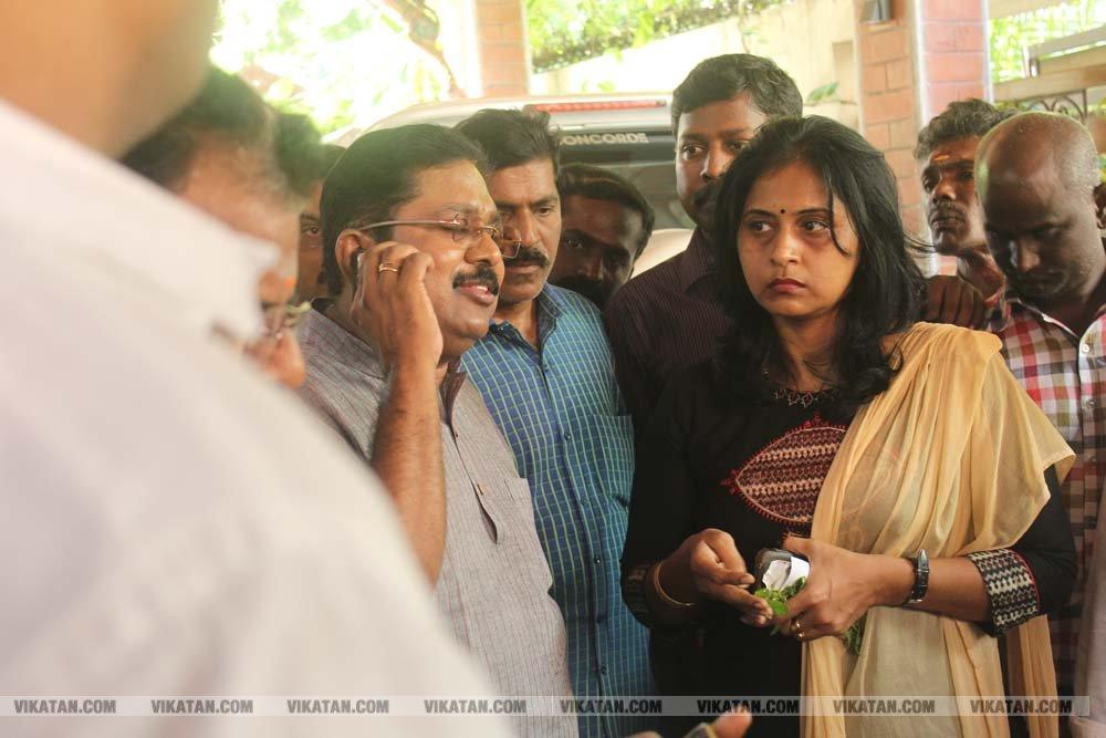 தினகரன்