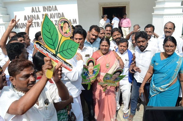 WhatsApp_Image_2017-11-23_at_1.39.22_PM_