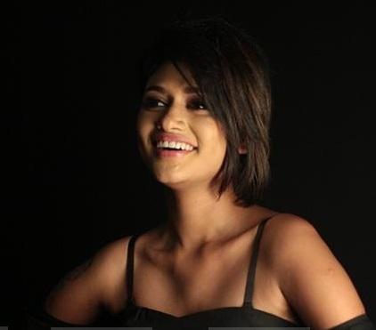 ஓவியா - டாப் 10 பெண்கள்