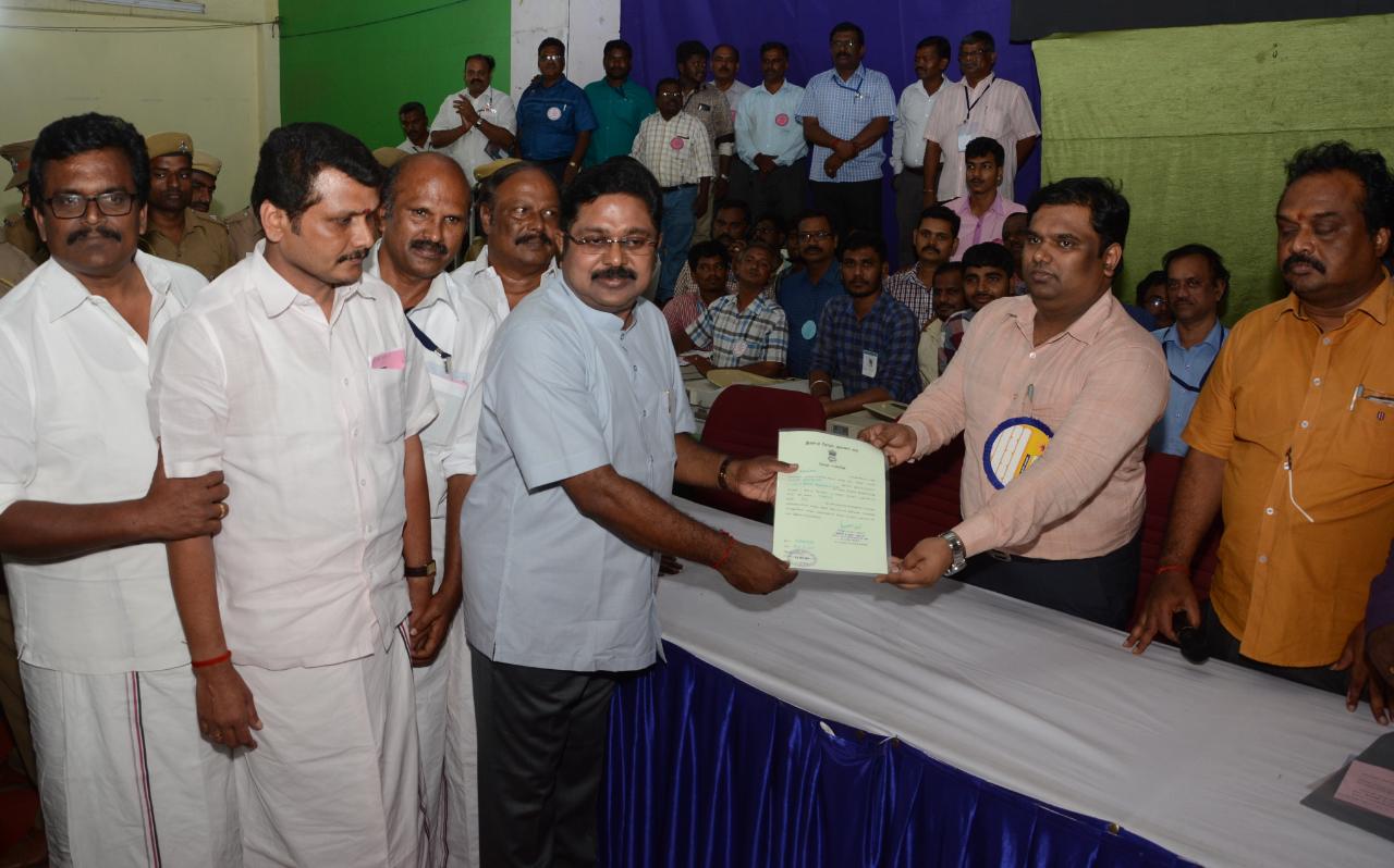 தினகரன்