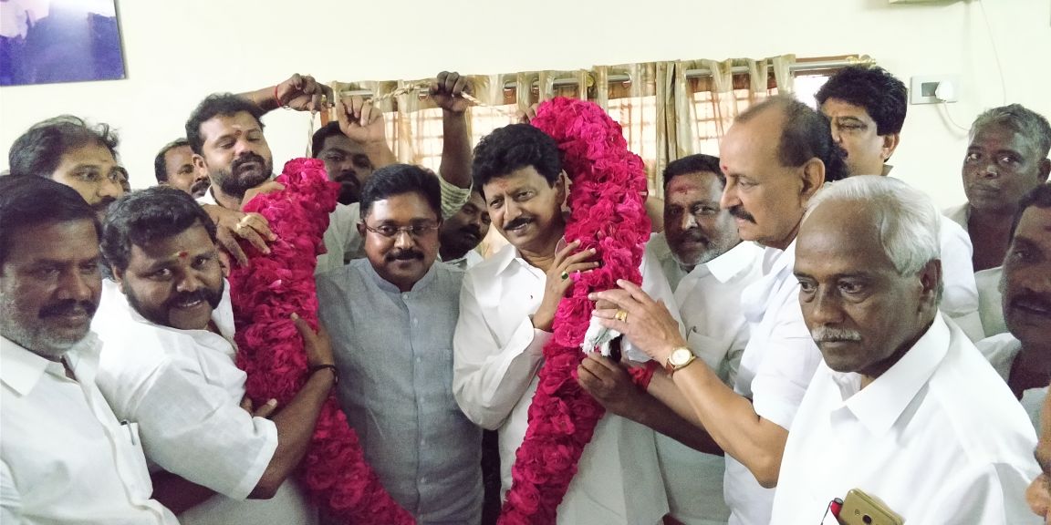 ஒரே மாலையில் தினகரன் மற்றும் திவாகரன்