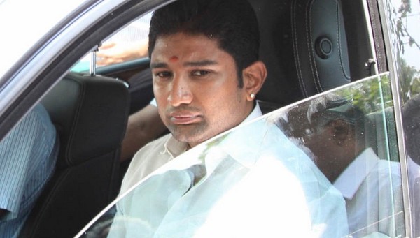 விவேக் ஜெயராமன்